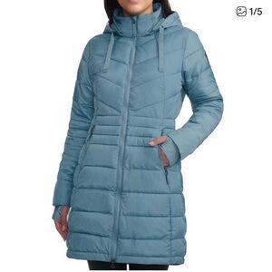 Lole Women's Sky Blue Hooded Puffer Jacket. XL.  Athletic fit.